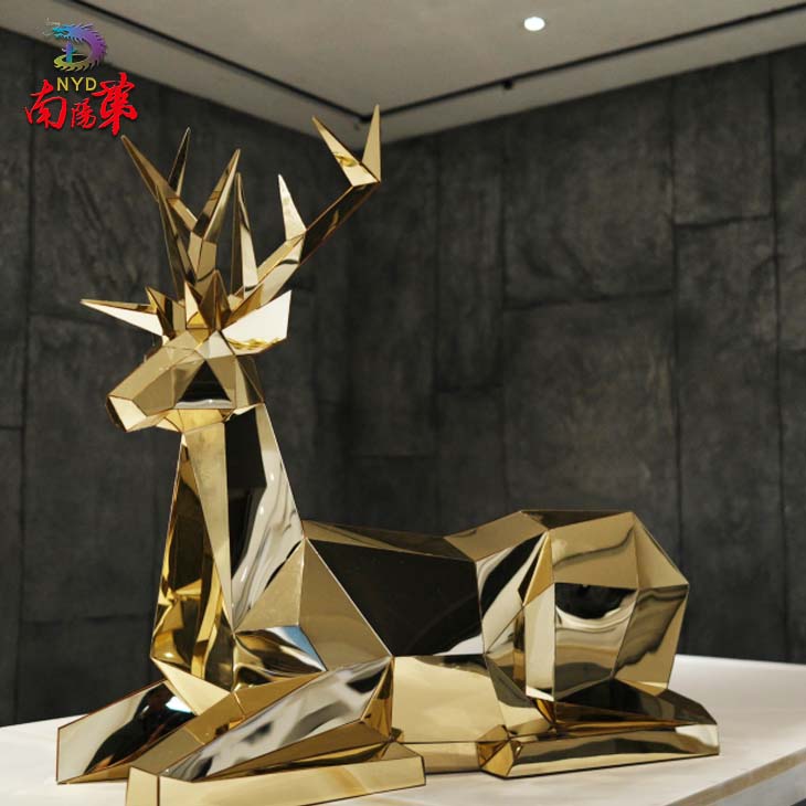 Gold Mirror Reindeer