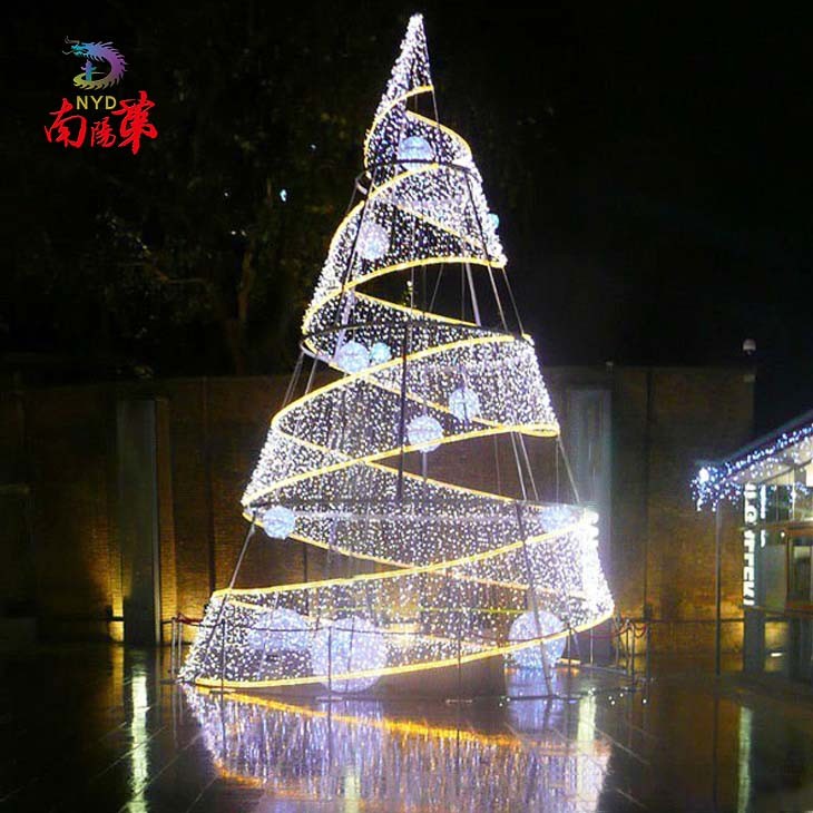 Waterproof Large Outdoor Spiral Christmas Tree