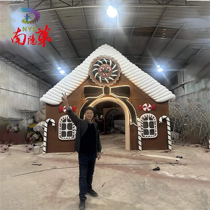 large christmas gingerbread house