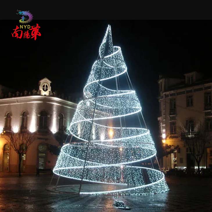 Large Outdoor Spiral Christmas Tree